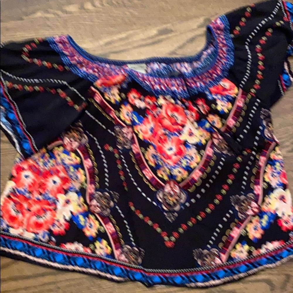 Flying tomato blouse